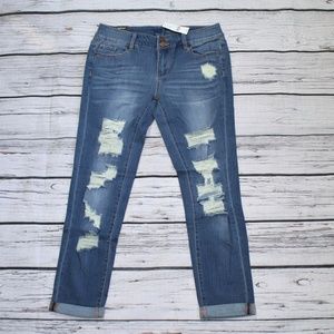 NWT NY&CO SOHO DISTRESSED BOYFRIEND JEANS Size 6